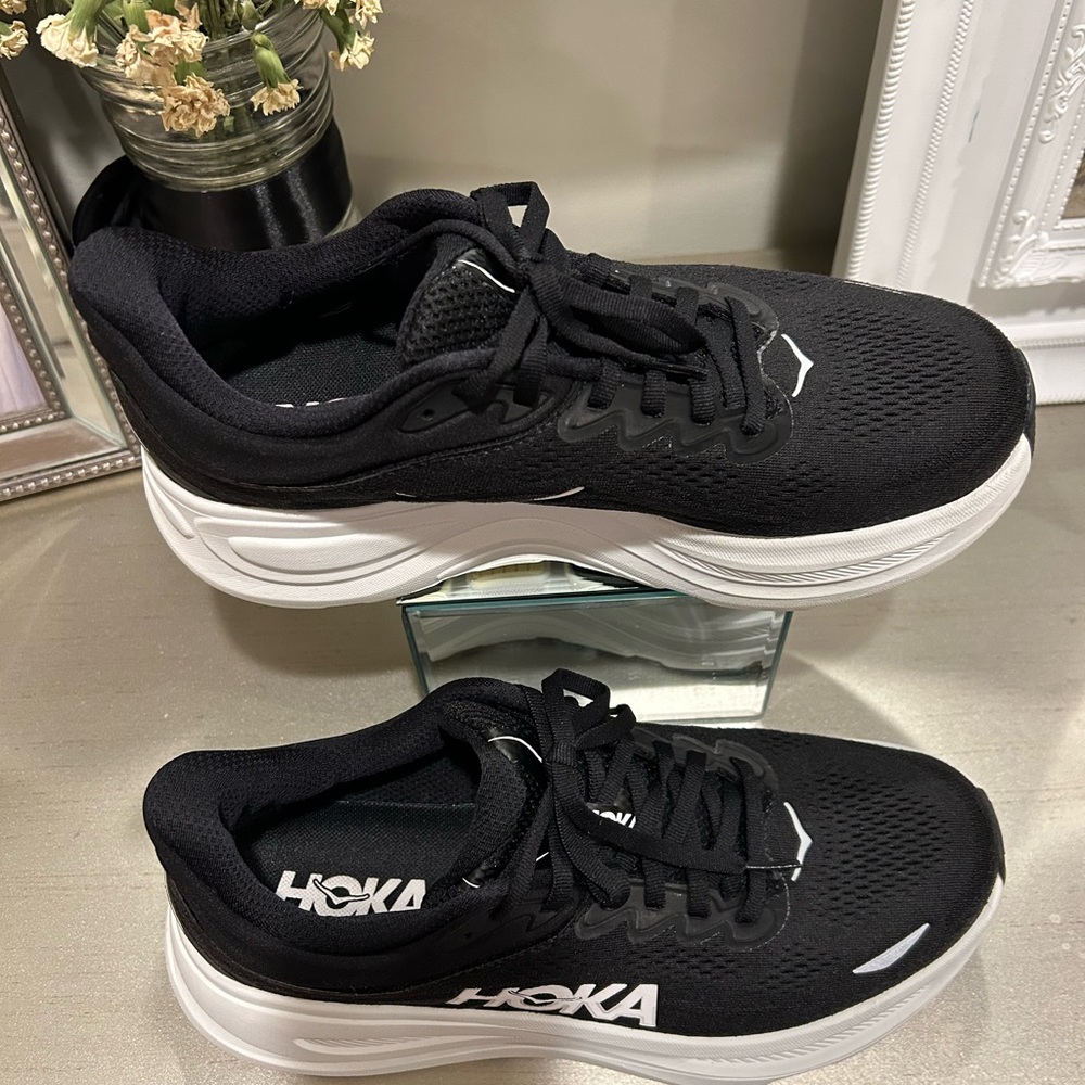 Hoka Bondi 9 Women's Black & White Platform Running Sneakers - Picture 2 of 12